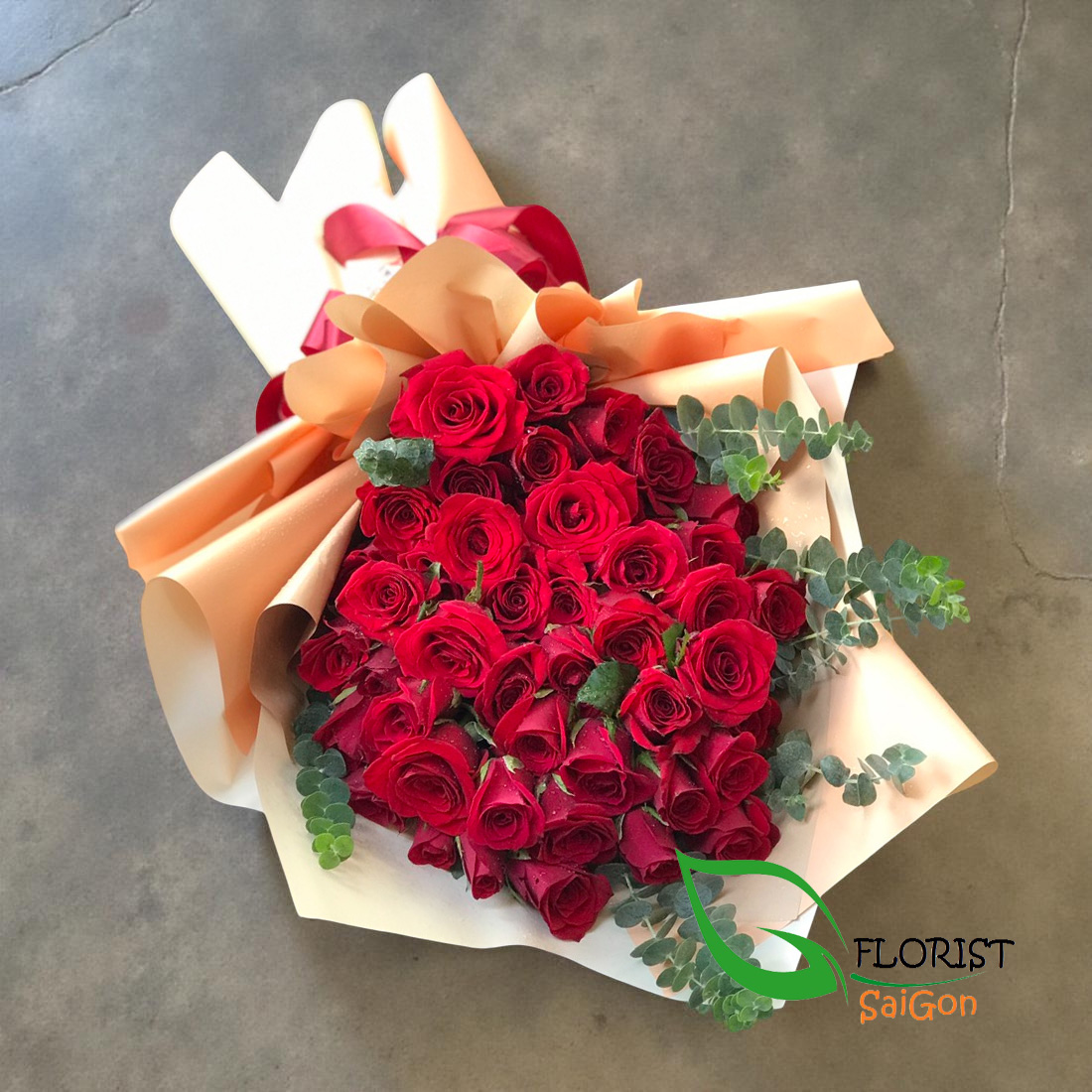 Valentine's day rose bouquet delivery Ho Chi Minh city