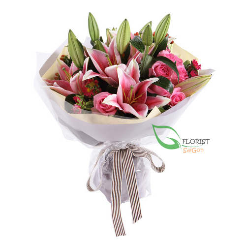 Bouquet of pink lilies and pink rose