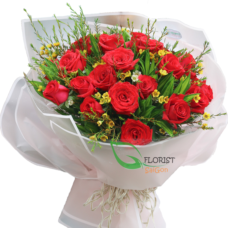 Beautiful bouquet of red rose for her