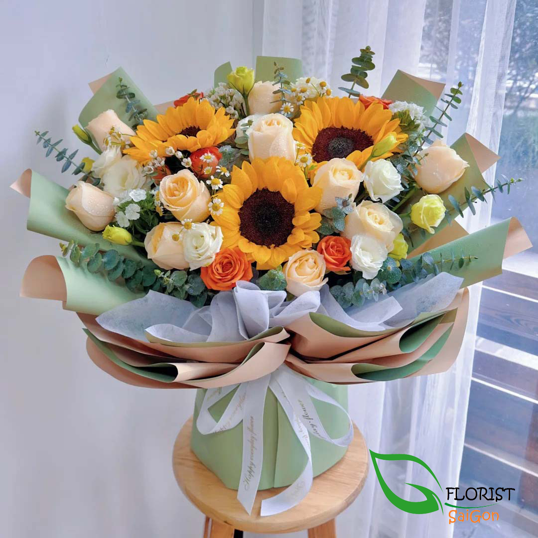 Online bouquet of sunflowers and roses delivery HCMC