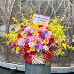 Flower arrangement delivery