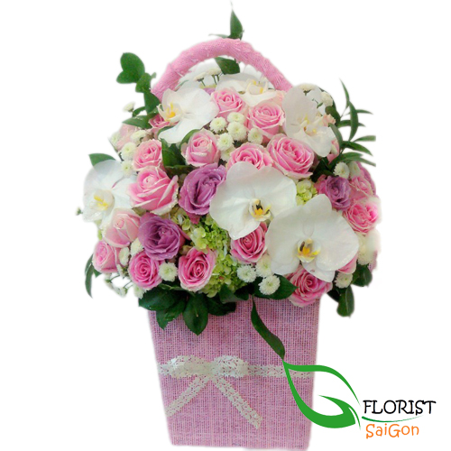 Pink flowers for birthday delivery