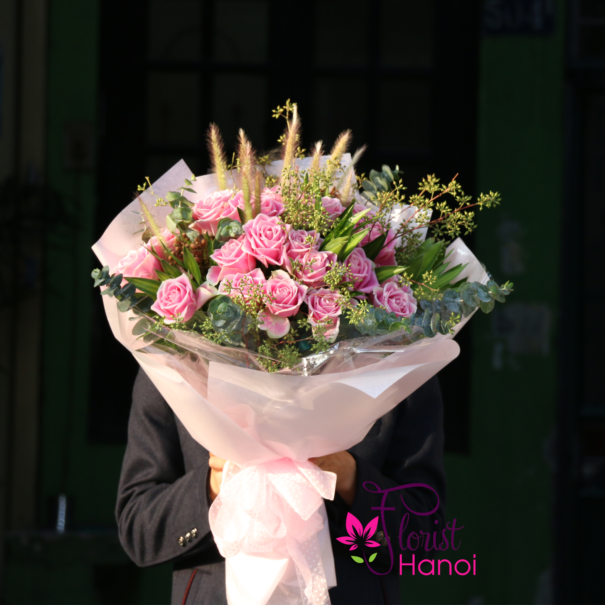 Order flowers for girlfriend in Hanoi