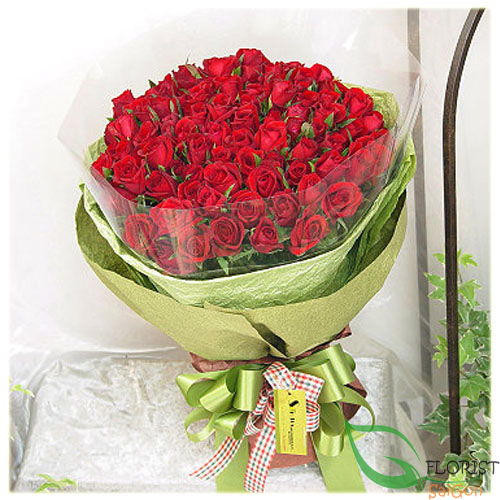 Love flower bouquet delivery Ho Chi Minh city