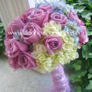 WEDDING BOUQUET PURPLE ROSES