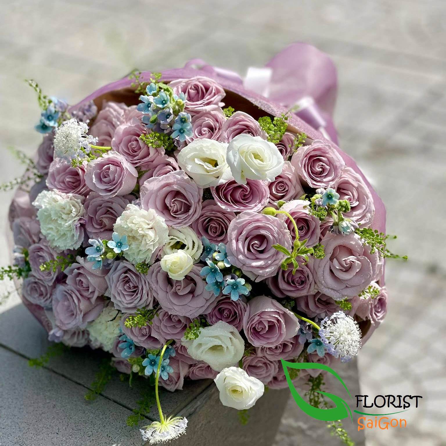 Beautiful purple rose bouquet delivery HCM