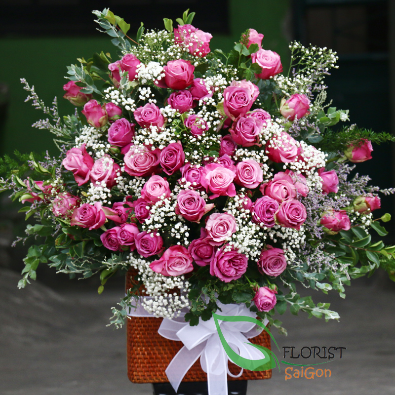 Purple rose arrangement in HCMC