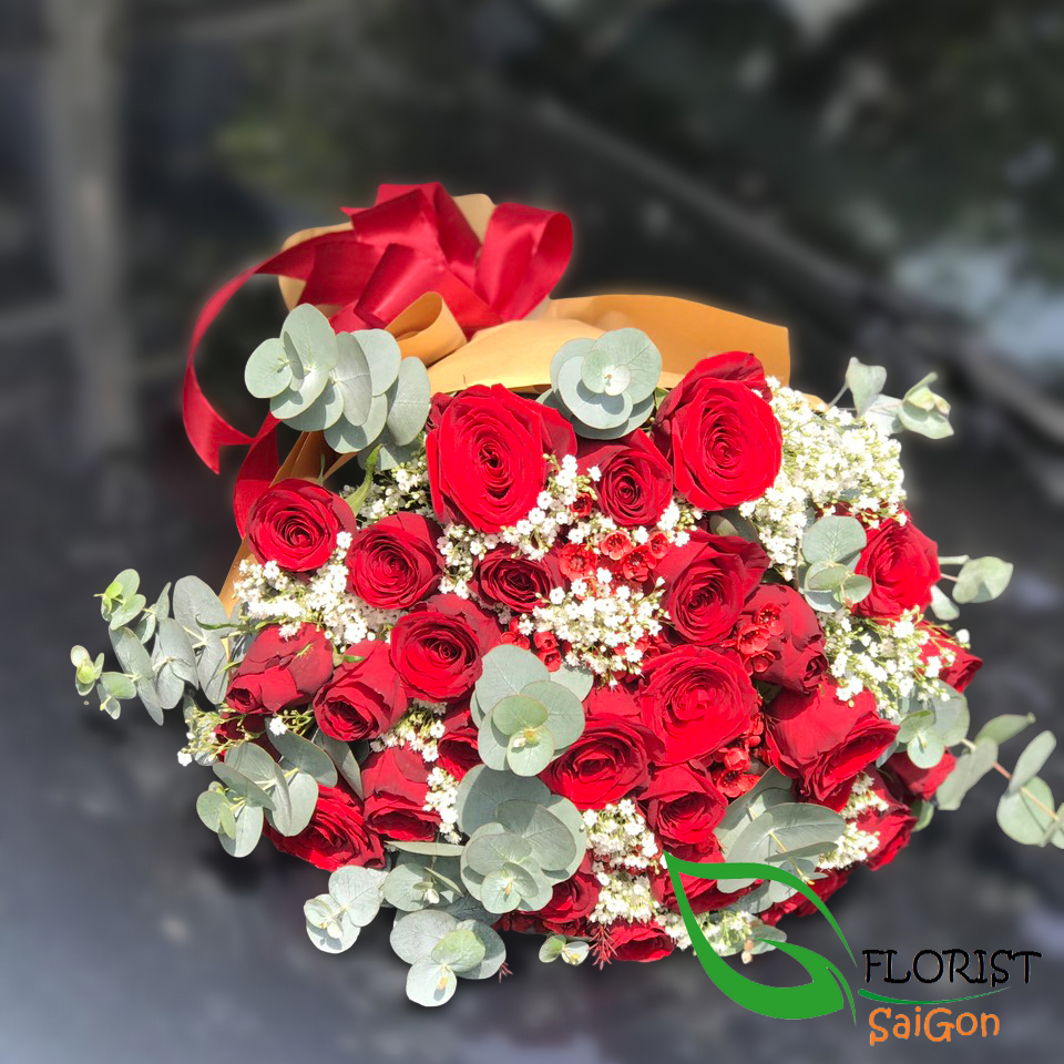 Red rose bouquet delivery Saigon