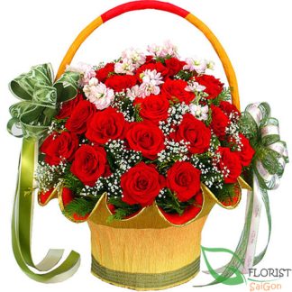 Red rose free delivery in District 10 Saigon