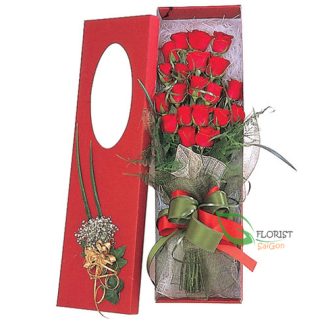 Red roses in box