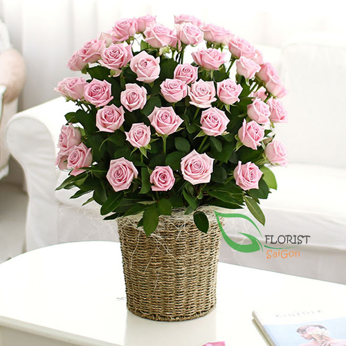 Romantic rose arrangement for her