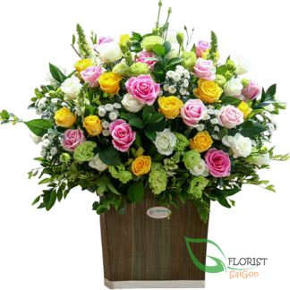 Saigon mixed roses basket