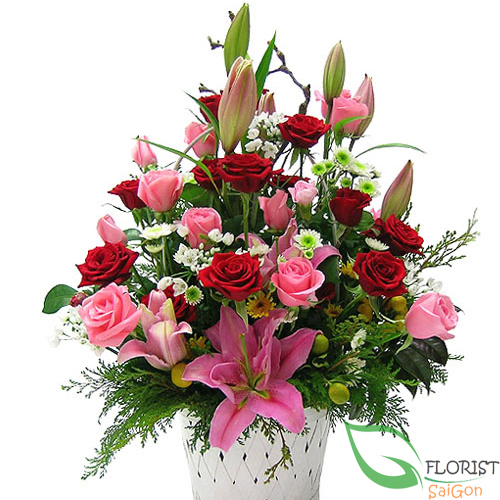 Send love flower arrangement to Tan Binh HCMC