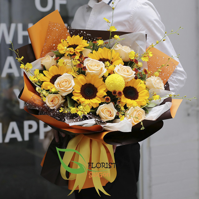 Order sunflowers birthday bouquet for your loved one