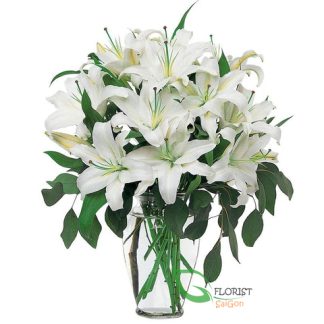 White flowers vase in Saigon