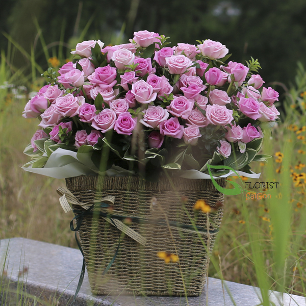 Pink rose arrangement for Valentines day
