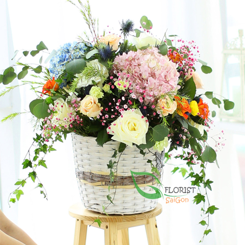 Online flower arrangement for her birthday